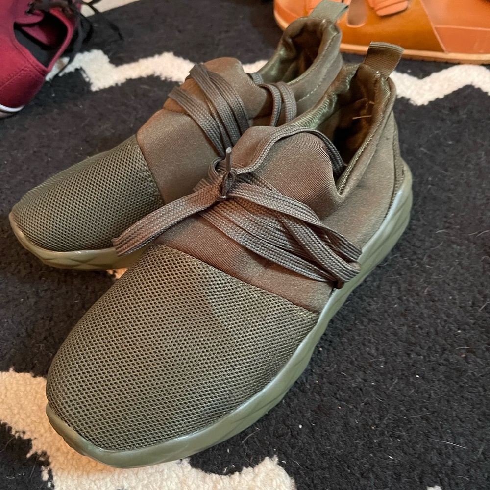 Shoes! No idea the brand! Make me an offer.